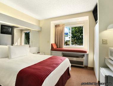 Quality Inn & Suites Watertown Fort Drum Calcium Room photo